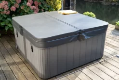 W'eau Spa Cover 240 X 240 Cm - Radius 18 Cm -Zwembadapparatuur Winkel kopie van laj09922 2 2