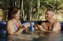 Life Speelkaarten Voor In De Spa -Zwembadapparatuur Winkel playing cards pooltopper